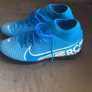 NIKE Big Kids Indoor Soccer Shoes 6.5